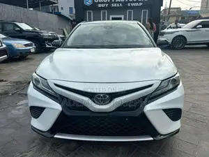 Toyota Camry 2019 White