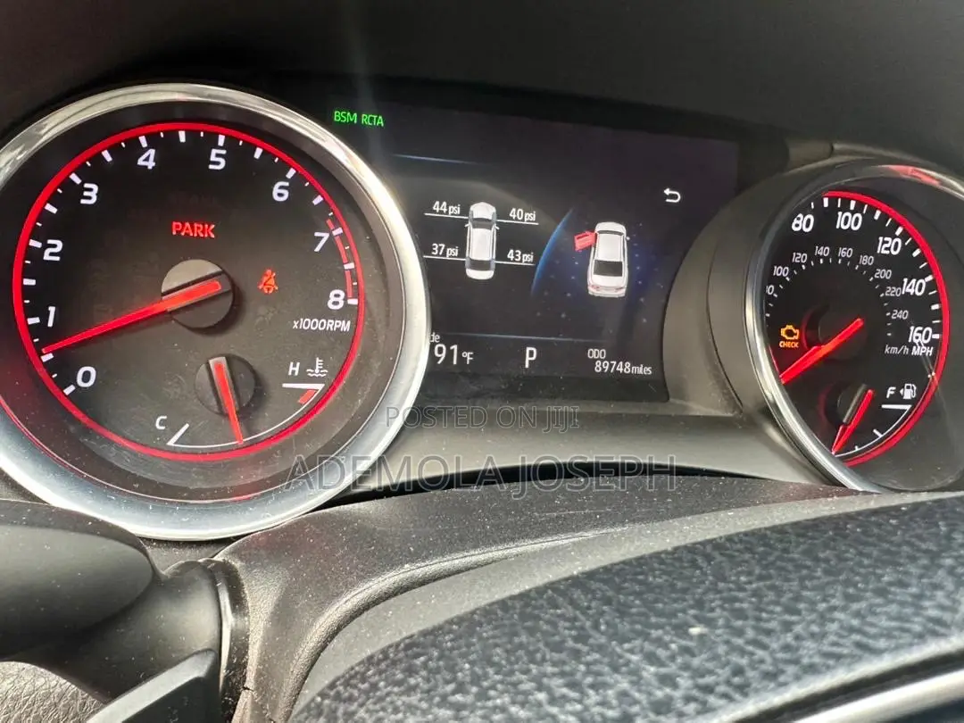 Toyota Camry 2019 White