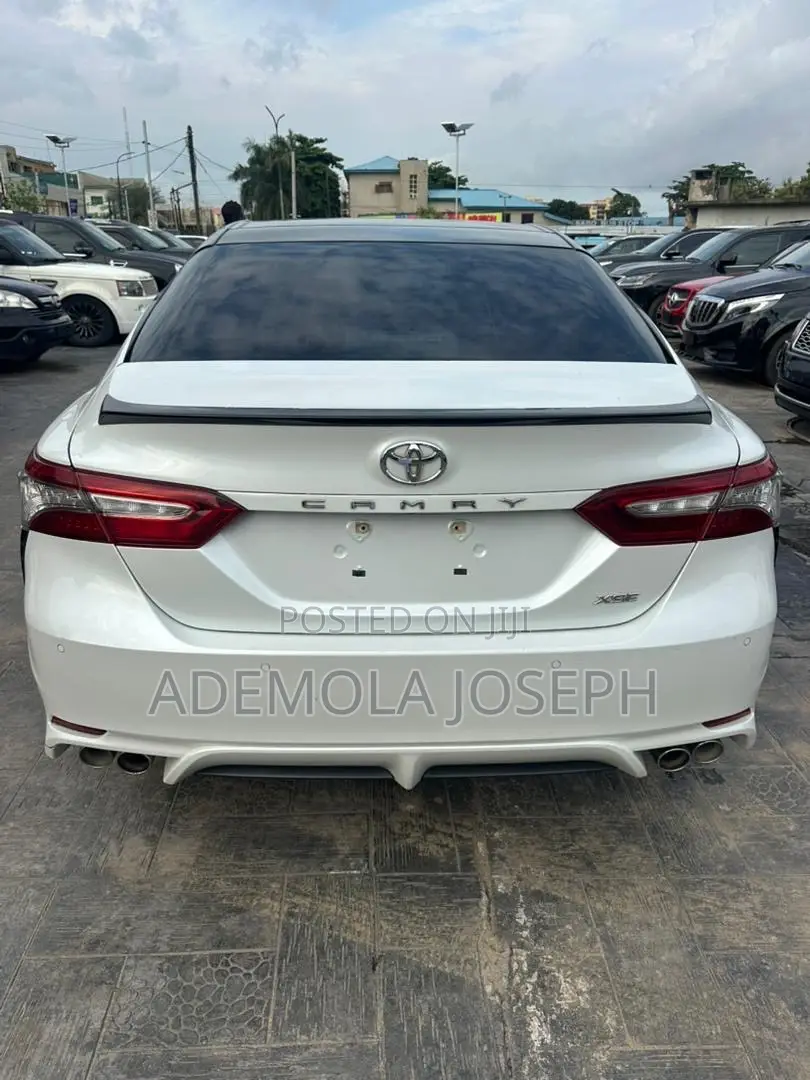 Toyota Camry 2019 White