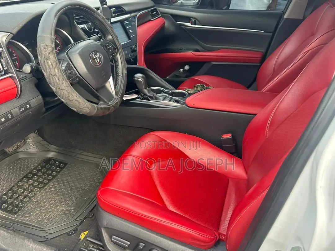 Toyota Camry 2019 White