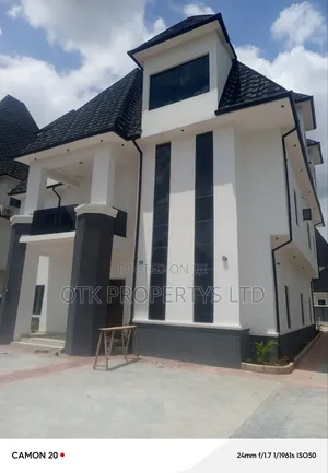 7bdrm Duplex in Efab Metropolis, Bunkoro for sale
