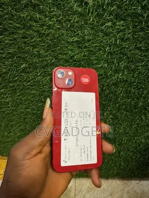 New Apple iPhone 13 128 GB Red