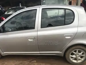 Toyota Yaris 2004 Silver