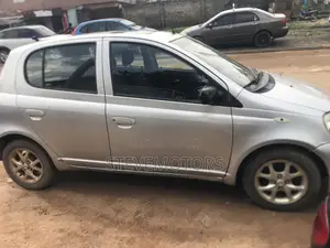 Toyota Yaris 2004 Silver