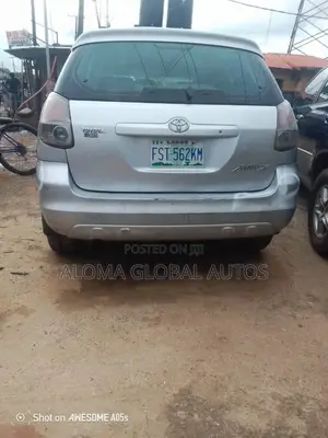 Toyota Matrix XR Hatchback FWD (1.8L 4cyl 4A) 2007 Silver