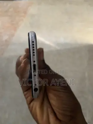 Apple iPhone 6s 16 GB Silver