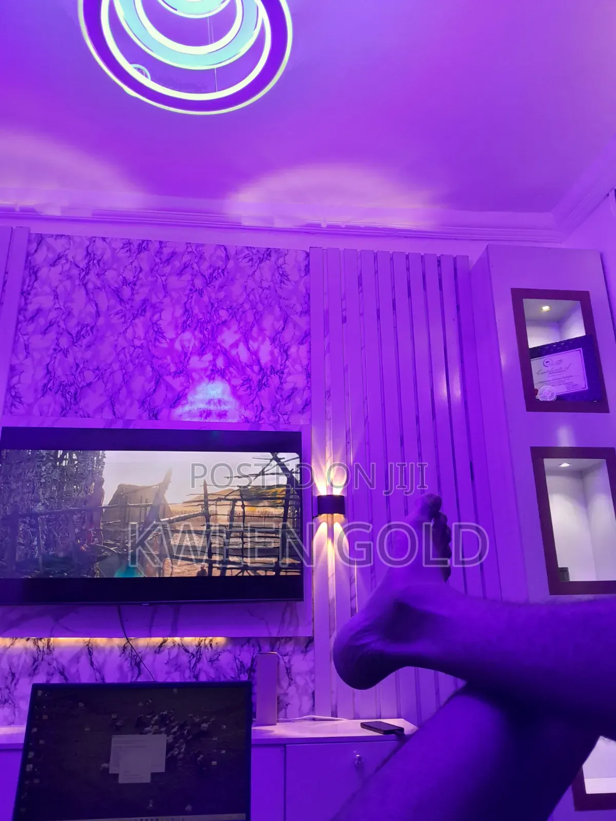 Tv Console Neatly Used Full Set