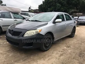 Toyota Corolla 2010 Silver