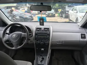 Toyota Corolla 2010 Silver
