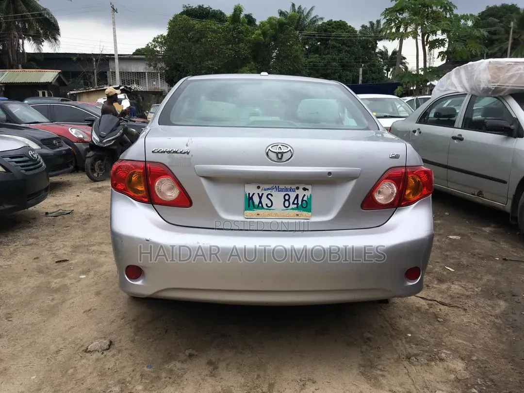 Toyota Corolla 2010 Silver