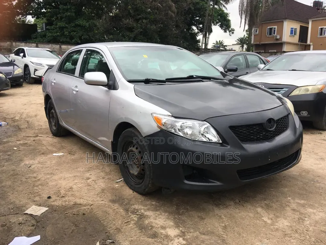 Toyota Corolla 2010 Silver