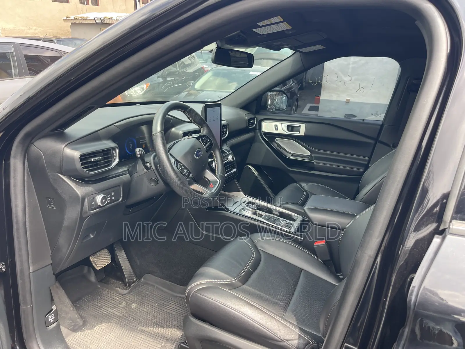 Ford Explorer 2021 Black