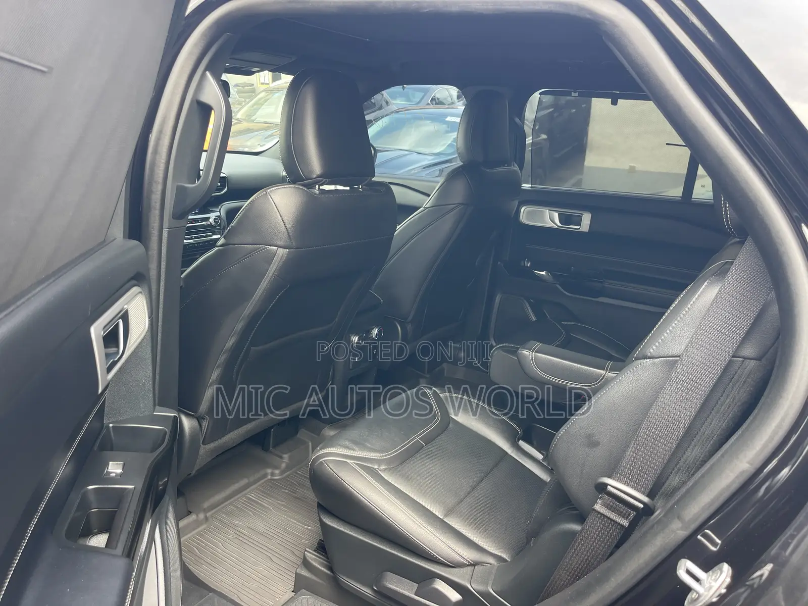 Ford Explorer 2021 Black