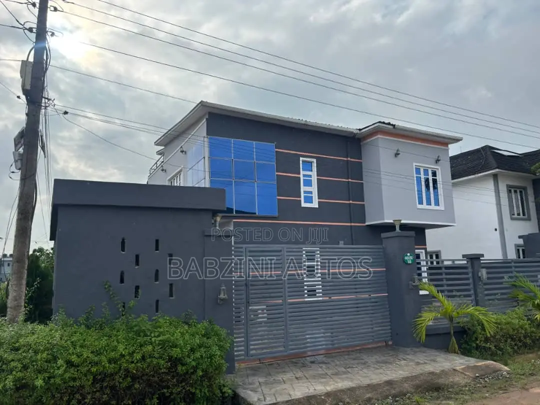A Stand Alone 5bedroom Fully Detached Duplex on 324sqm Half Plot
