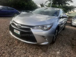 Toyota Camry SE 4dr Sedan (2.5L 4cyl 6A) 2017 Silver