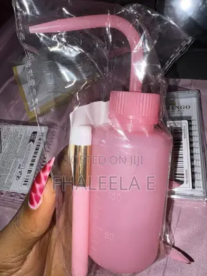 Eyelash Cleaning Bottle