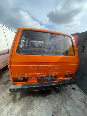 Volkswagen Transporter 2003 Orange