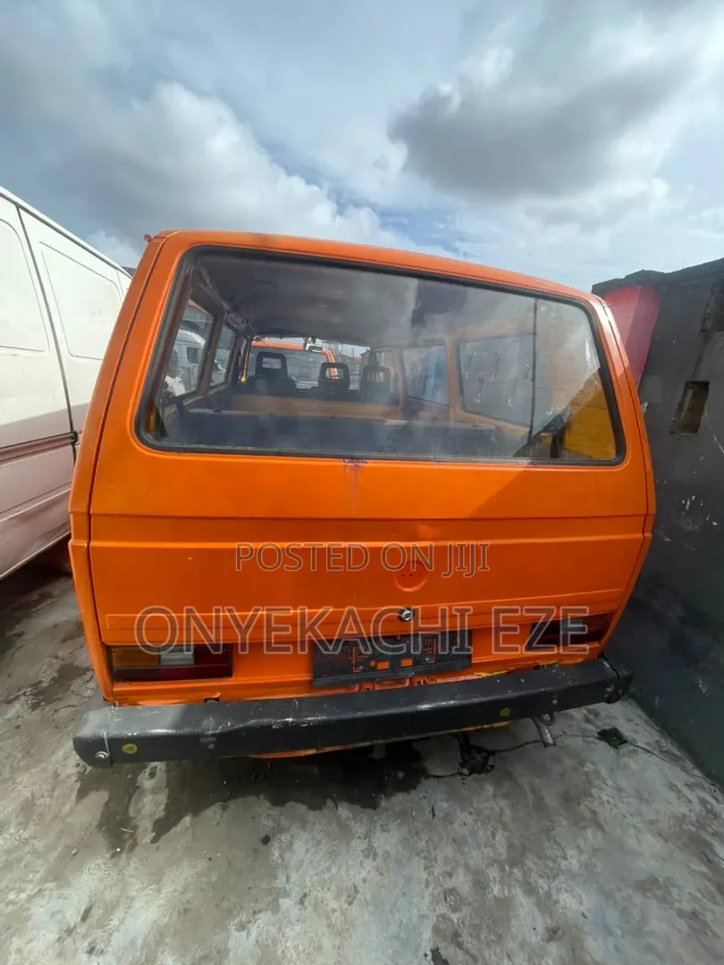Volkswagen Transporter 2003 Orange