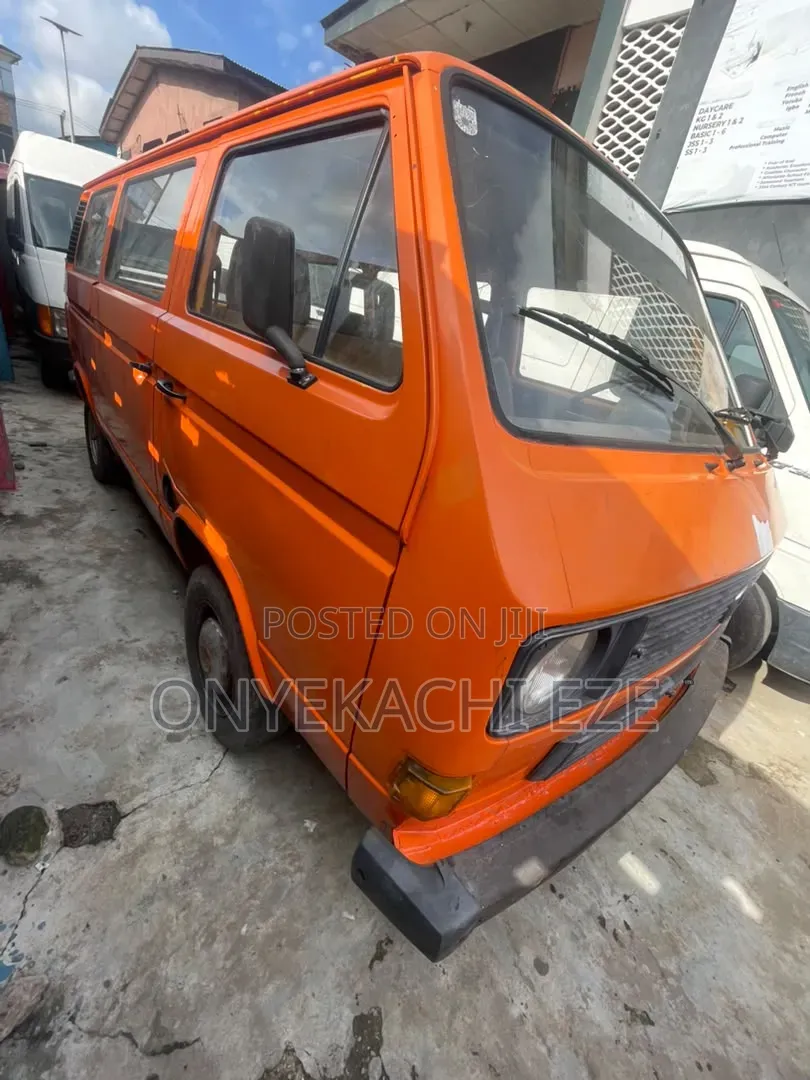Volkswagen Transporter 2003 Orange