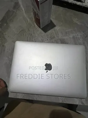 Laptop Apple MacBook Pro 2020 16GB Intel Core i7 SSD 500GB