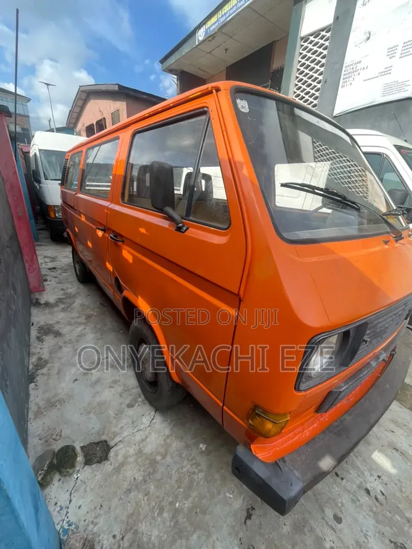 Volkswagen Transporter 2003 Orange