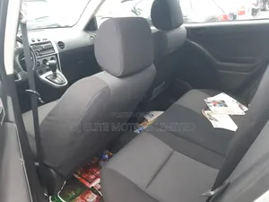Pontiac Vibe 2006 Silver