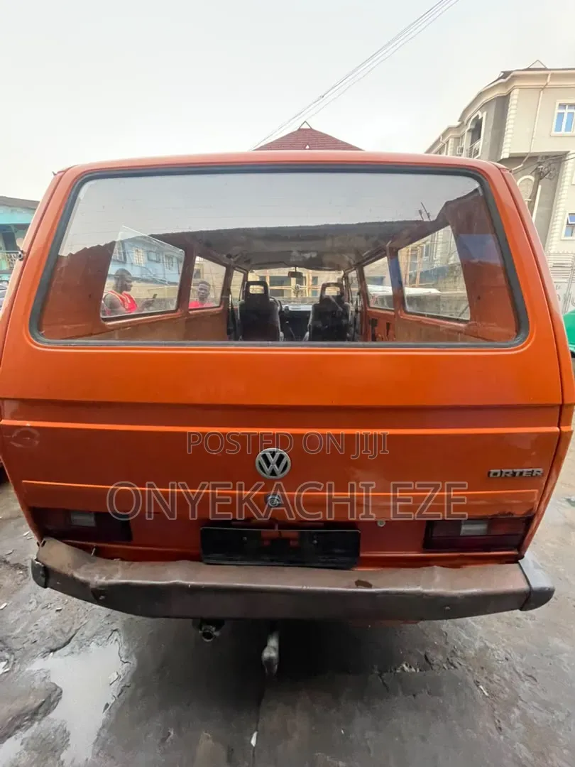 Volkswagen Transporter 2003 Orange