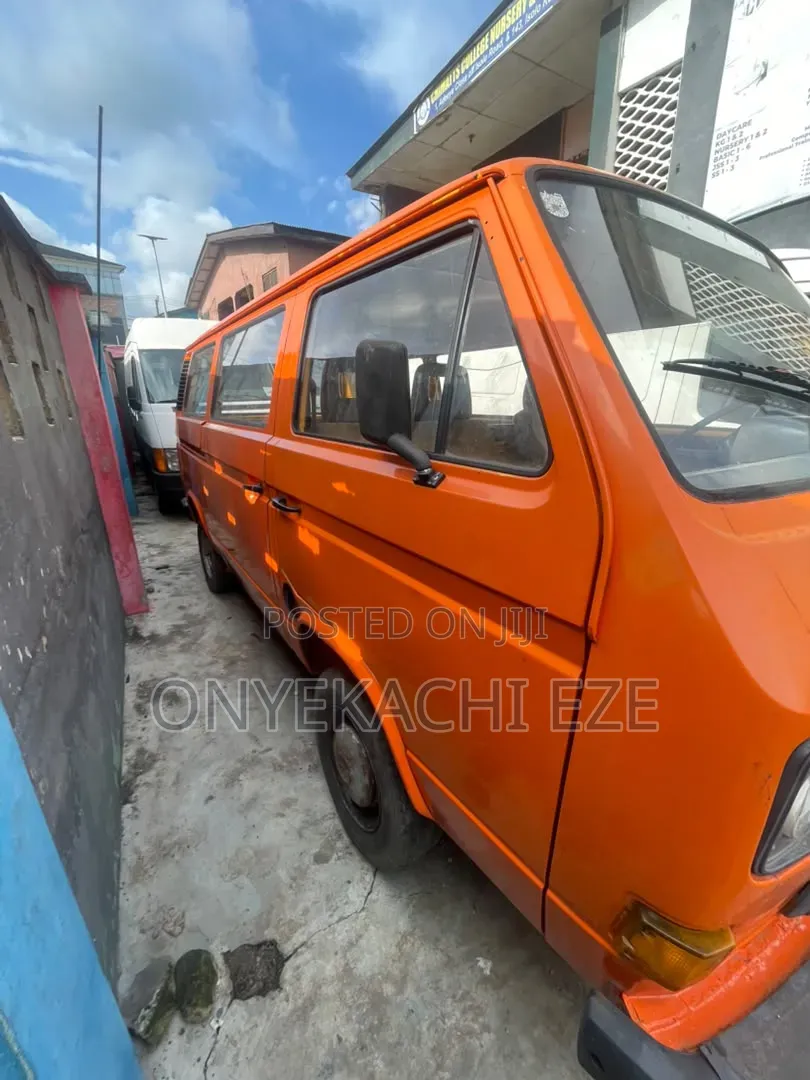 Volkswagen Transporter 2003 Orange