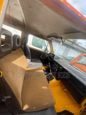 Volkswagen Transporter 2003 Orange