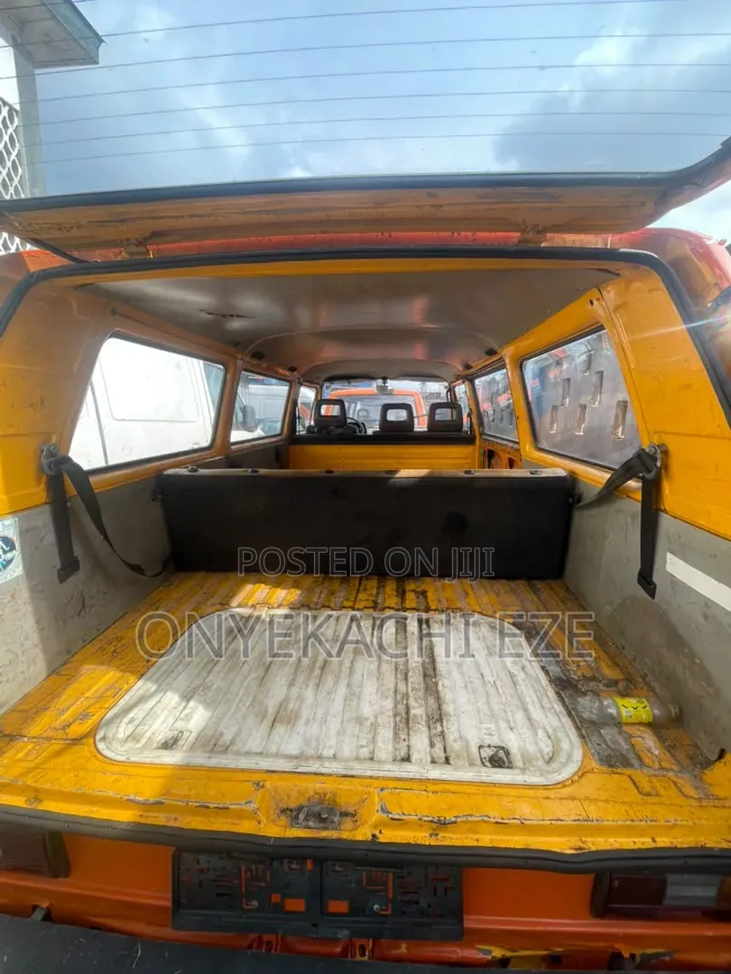 Volkswagen Transporter 2003 Orange
