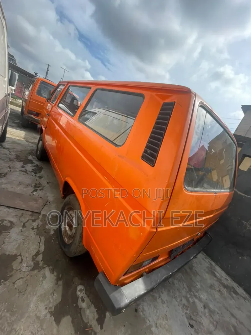 Volkswagen Transporter 2003 Orange