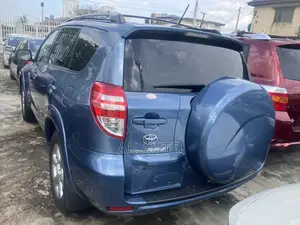 Toyota RAV4 Limited 2011 Blue