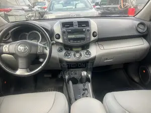 Toyota RAV4 Limited 2011 Blue