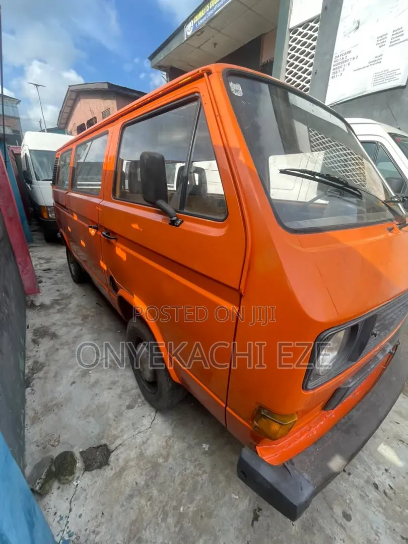Volkswagen Transporter 2003 Orange