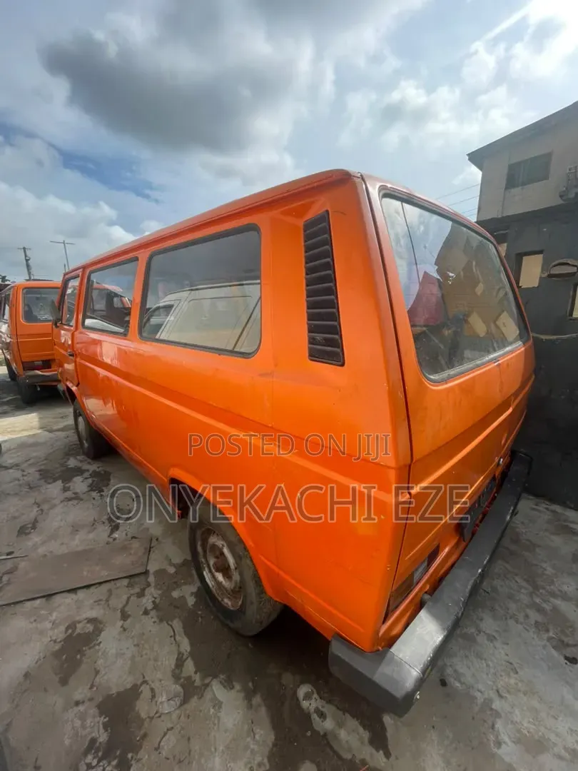 Volkswagen Transporter 2003 Orange