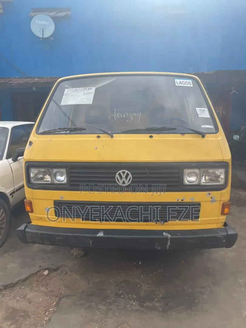 Volkswagen Transporter 2003 Yellow