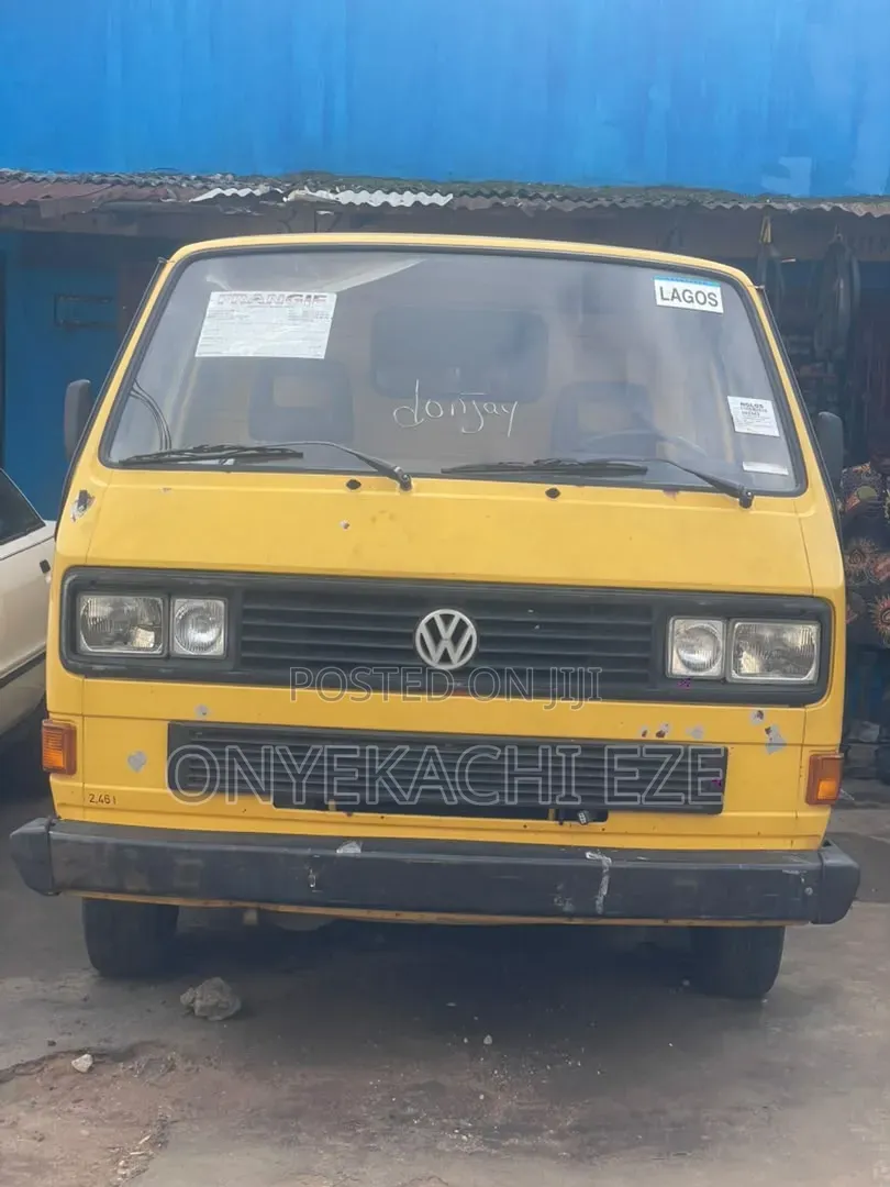 Volkswagen Transporter 2003 Yellow