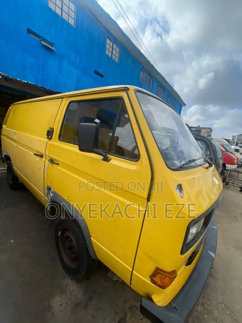 Volkswagen Transporter 2003 Yellow