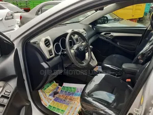 Toyota Matrix 2011 Silver