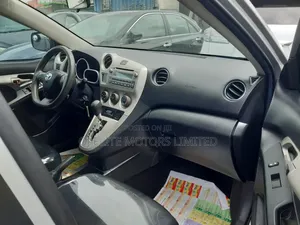 Toyota Matrix 2011 Silver