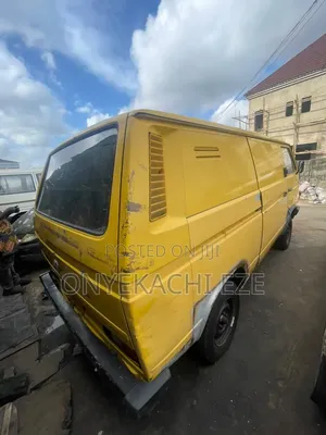 Volkswagen Transporter 2003 Orange