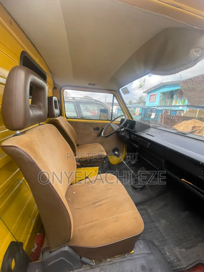 Volkswagen Transporter 2003 Orange