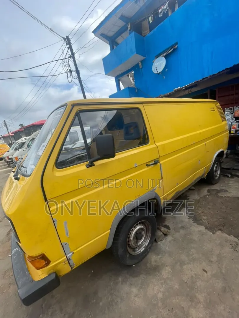 Volkswagen Transporter 2003 Orange