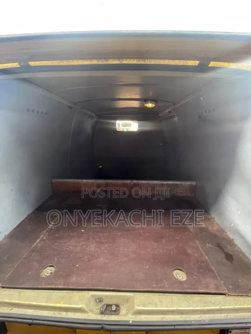 Volkswagen Transporter 2003 Orange