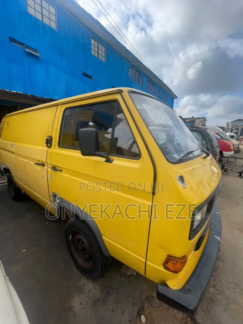 Volkswagen Transporter 2003 Orange