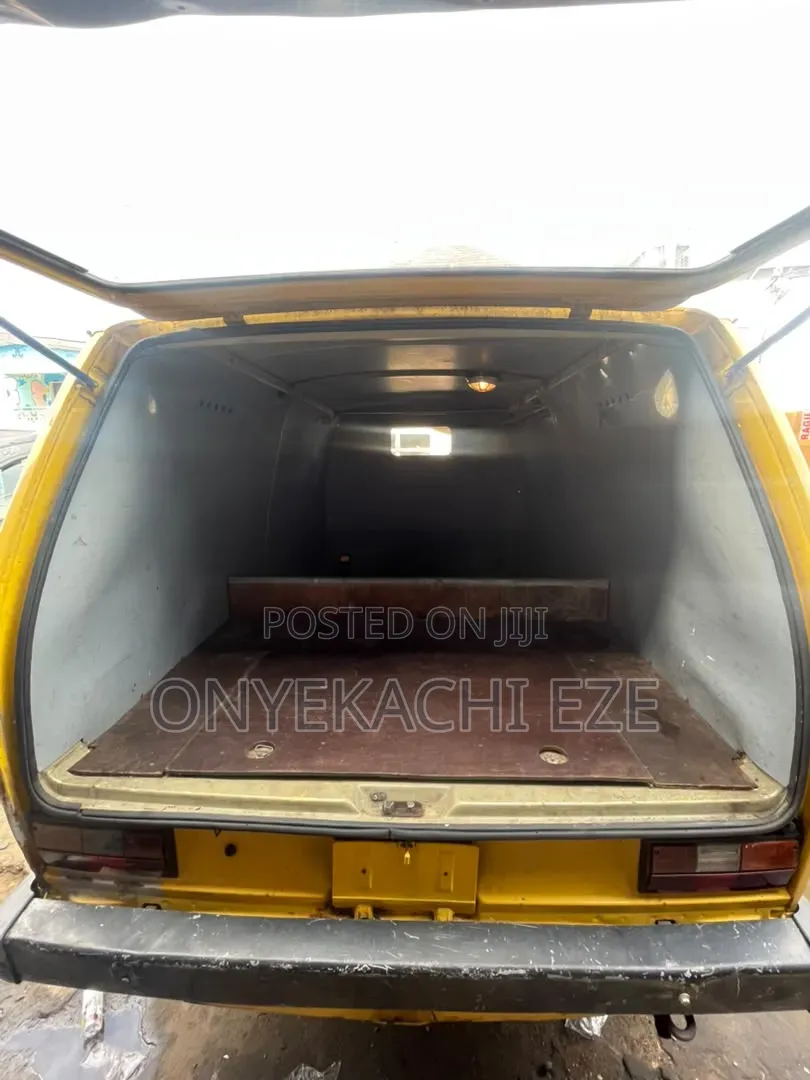Volkswagen Transporter 2003 Orange