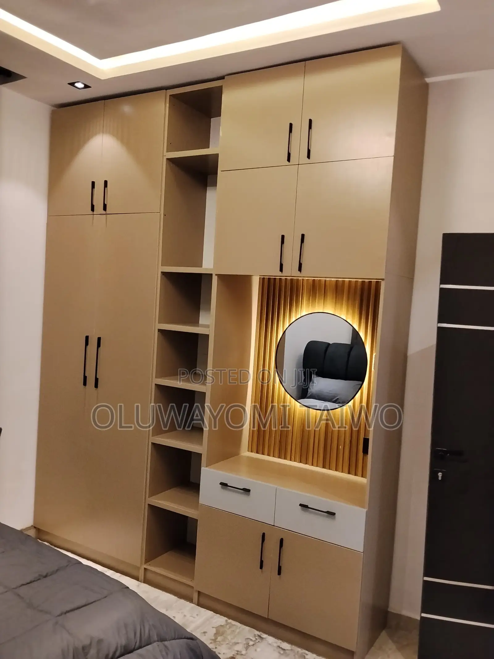 8ft by 6 Ft Wardrobe