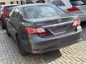 Toyota Corolla LE 4dr Sedan (1.8L 4cyl 4A) 2011 Gray