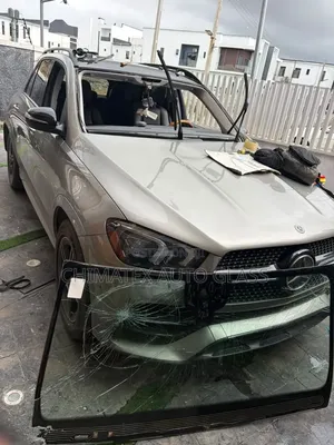 Gle450 2021 Suv Windscreen Glass Available Installed at Chimatex