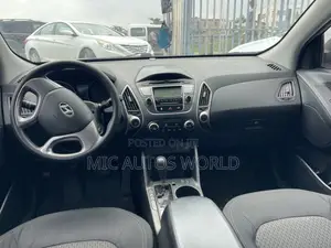 Hyundai Tucson 2011 Silver